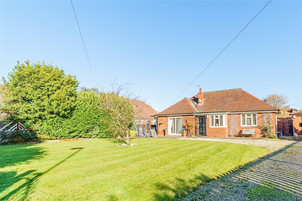 Hartley Park Avenue, Pontefract, West... 3 bed bungalow £300,000