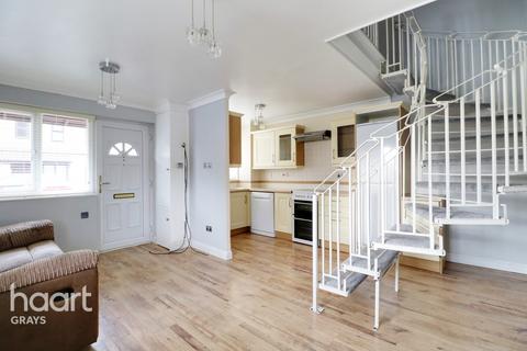1 Broadlands, Badgers Dene, Grays, RM17 5HZ