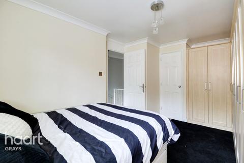 1 Broadlands, Badgers Dene, Grays, RM17 5HZ