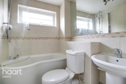 1 Broadlands, Badgers Dene, Grays, RM17 5HZ