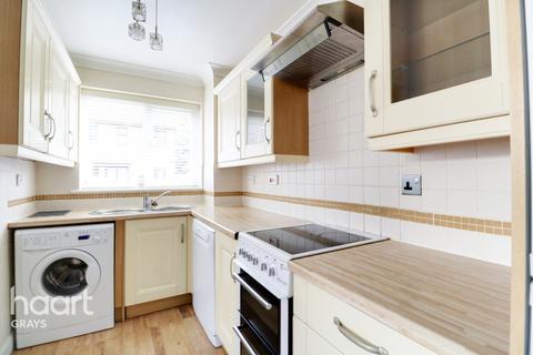 1 Broadlands, Badgers Dene, Grays, RM17 5HZ