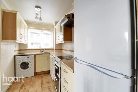 1 Broadlands, Badgers Dene, Grays, RM17 5HZ