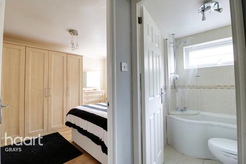 1 Broadlands, Badgers Dene, Grays, RM17 5HZ
