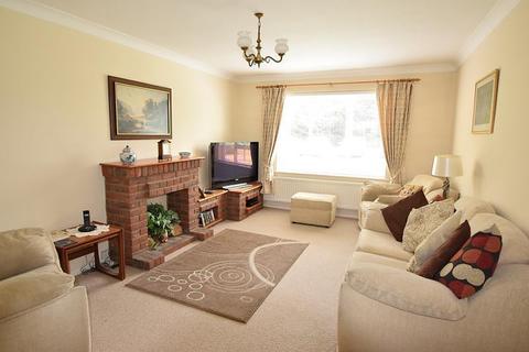 8 Stephenson Drive, Windsor, SL4 5LG