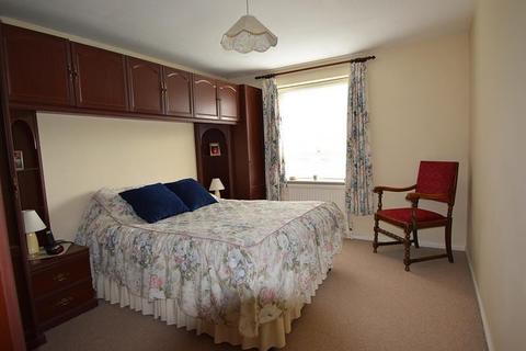 8 Stephenson Drive, Windsor, SL4 5LG