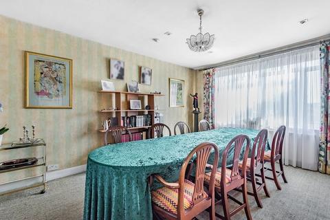 71 Highview Avenue, Edgware, HA8 9TY