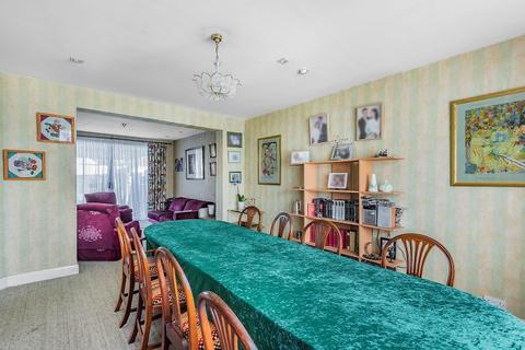 71 Highview Avenue, Edgware, HA8 9TY