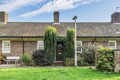6 Pond Close, London, SE3 0SH