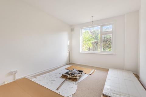6 Pond Close, London, SE3 0SH