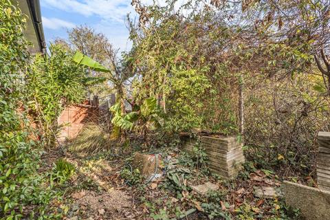 6 Pond Close, London, SE3 0SH