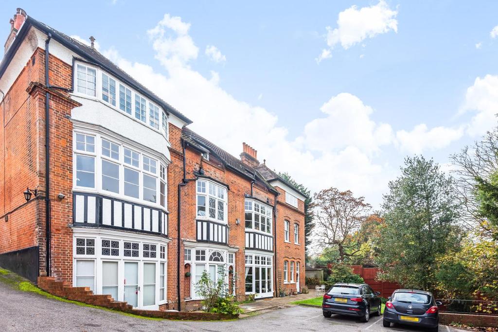 Susan Wood, Chislehurst 2 bed flat £525,000