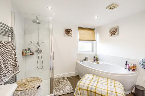 110 Gloucester Road, Kingston Upon Thames, KT1 3QN