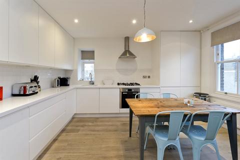 3 bedroom flat to rent, St Lawrence Terrace, London, W10