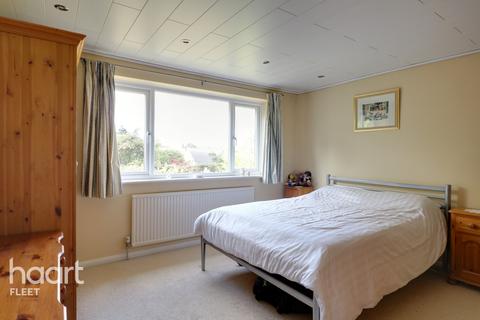 5 Moore Road, Church Crookham, Fleet, GU52 6JB