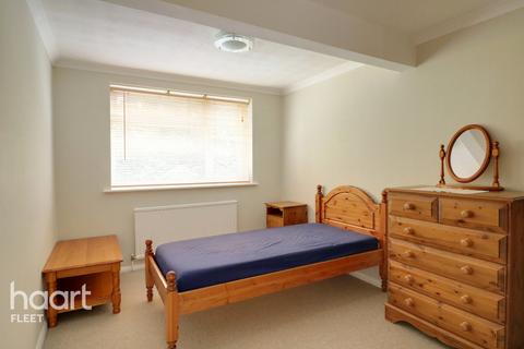 5 Moore Road, Church Crookham, Fleet, GU52 6JB