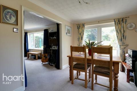 5 Moore Road, Church Crookham, Fleet, GU52 6JB