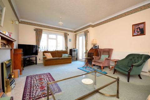 25 Lampern Crescent, Billericay, CM12 0FE
