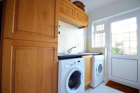 25 Lampern Crescent, Billericay, CM12 0FE