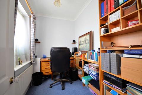 25 Lampern Crescent, Billericay, CM12 0FE