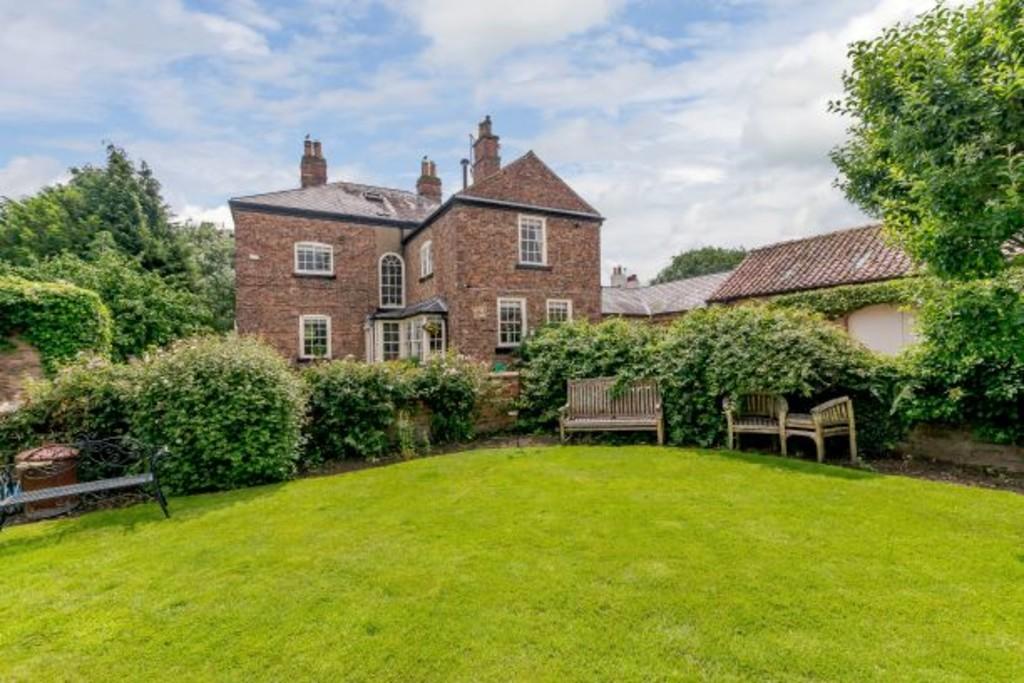 Langthorpe Manor Boroughbridge YO51 9BZ 5 bed detached house £1,150,000
