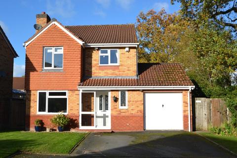 5 Eglantine Close, Muxton, Telford, TF2 8RR