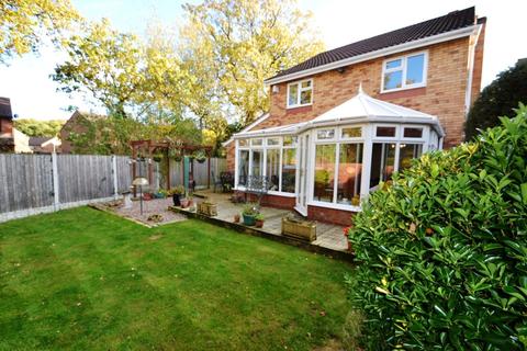 5 Eglantine Close, Muxton, Telford, TF2 8RR