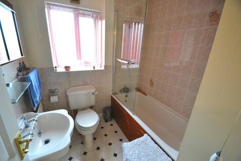 5 Eglantine Close, Muxton, Telford, TF2 8RR