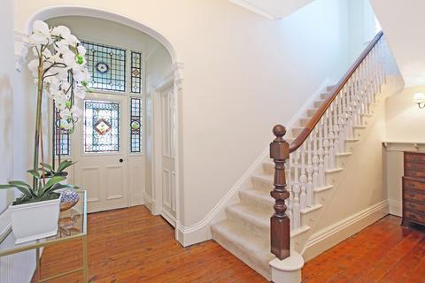 112 Manygates Lane, Wakefield, WF2 7DP