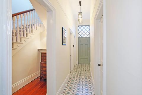 112 Manygates Lane, Wakefield, WF2 7DP