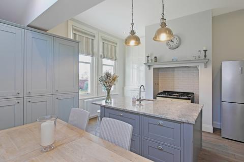 112 Manygates Lane, Wakefield, WF2 7DP