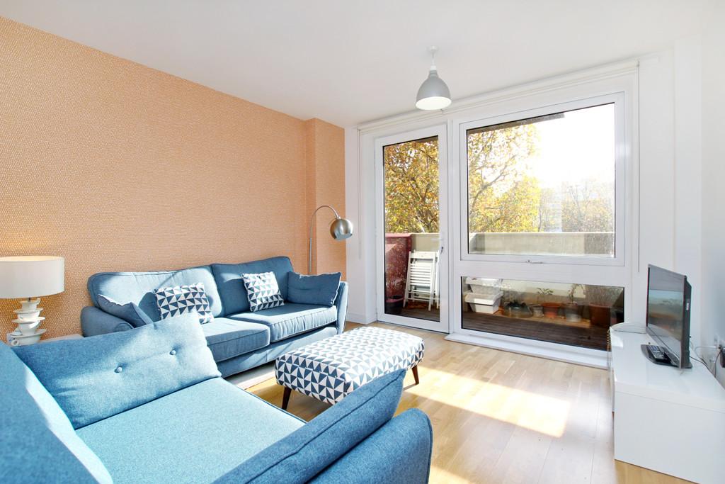 Press House, 11 Trafalgar Gardens 2 bed apartment £1,400 pcm (£323 pw)