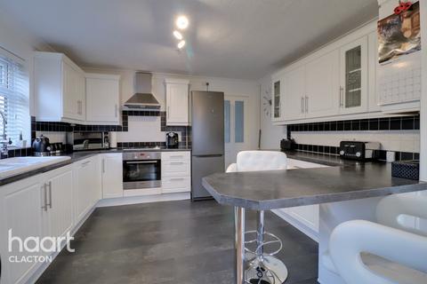 13 Alexandra Road, Weeley, Clacton-on-sea, CO16 9HS