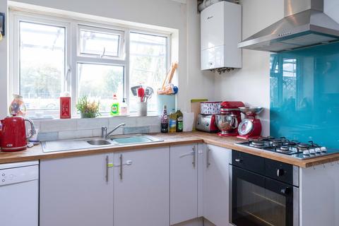 2 Park Close, Strood Green, Betchworth, RH3 7JB