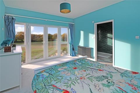 2 Park Close, Strood Green, Betchworth, RH3 7JB