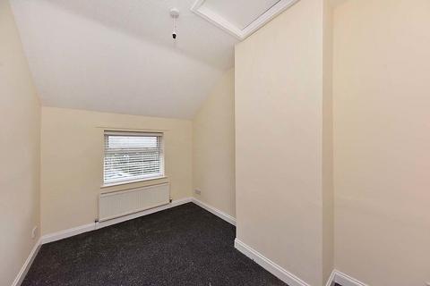 2 bedroom semi-detached house to rent, Warren Avenue, Knutsford