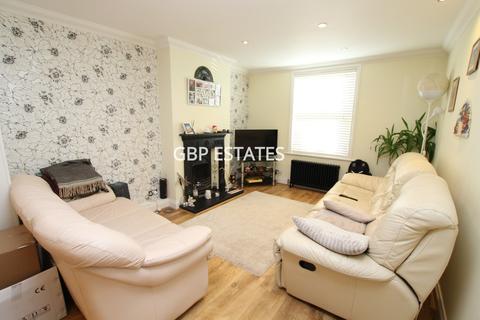 2 bedroom semi-detached house to rent - Brentwood Road, Romford