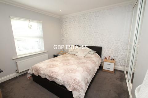 2 bedroom semi-detached house to rent - Brentwood Road, Romford