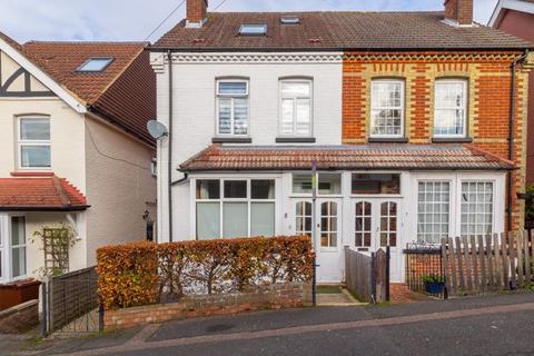 5 Beechwood Gardens, Caterham, CR3 6NH