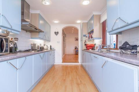 5 Beechwood Gardens, Caterham, CR3 6NH