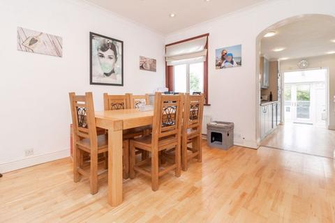 5 Beechwood Gardens, Caterham, CR3 6NH
