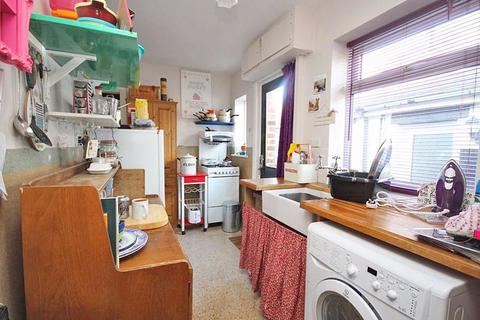 15 Crowland Avenue, Grimsby, DN34 5JN