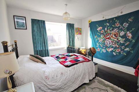 15 Crowland Avenue, Grimsby, DN34 5JN