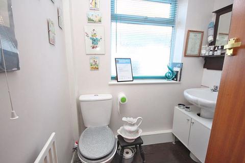 15 Crowland Avenue, Grimsby, DN34 5JN