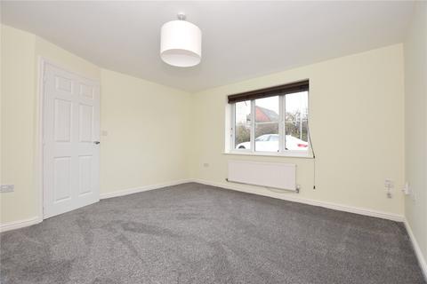 4 bedroom detached house to rent, Oak Drive, Whinmoor, Leeds