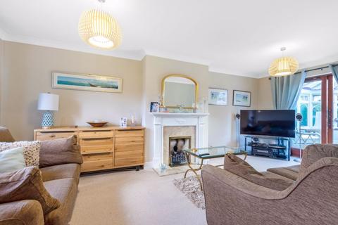 32 Maple Leaf Drive, Sidcup, DA15 8WA