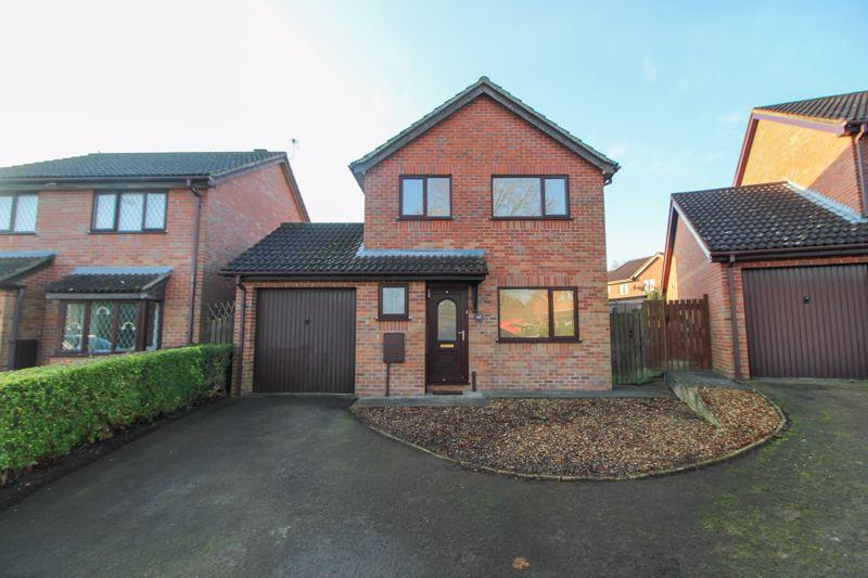 Kingswood AVenue, Thorpe Marriott, Norwich 3 bed detached house £265,000