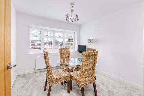 15 Dunchurch Crescent, Sutton Coldfield, B73 6QW