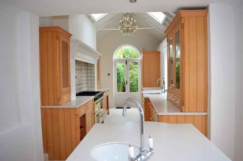 Oaks Road, Great Glen, Leicestershire 6 bed detached house £585,000