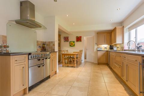 Utopia Back Street, Thornborough, Buckingham, MK18 2DH