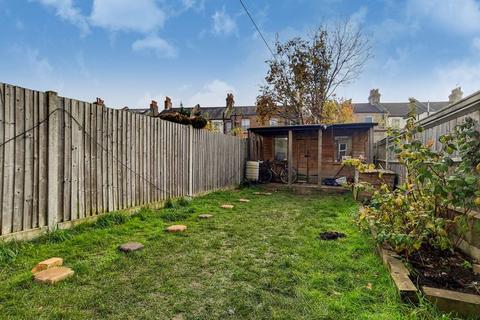 18 Aschurch Road, Croydon, CR0 6JS